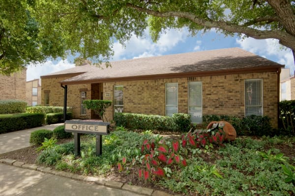 600 Baylor property
